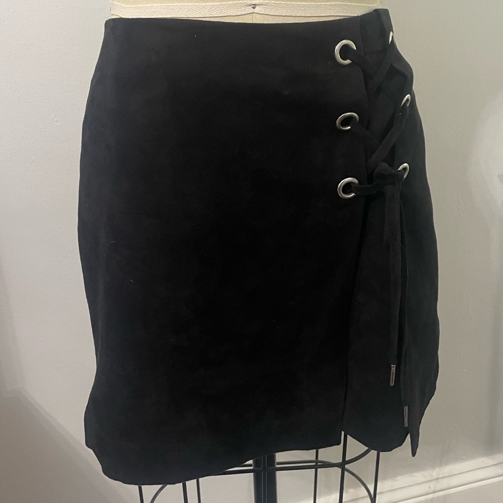 New without tags H&M faux suede mini skirt